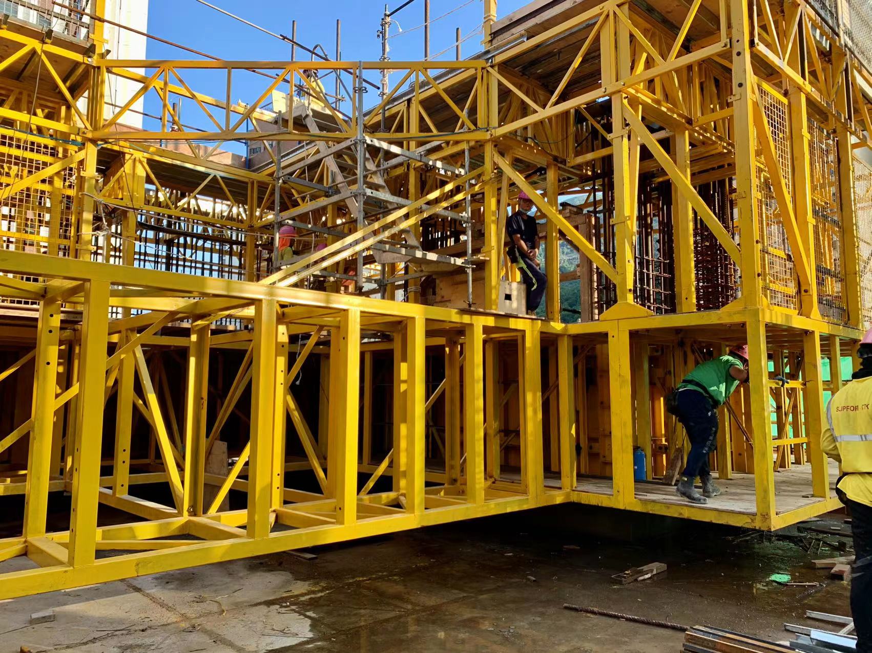 我司在香港合和二期滑模施工現場